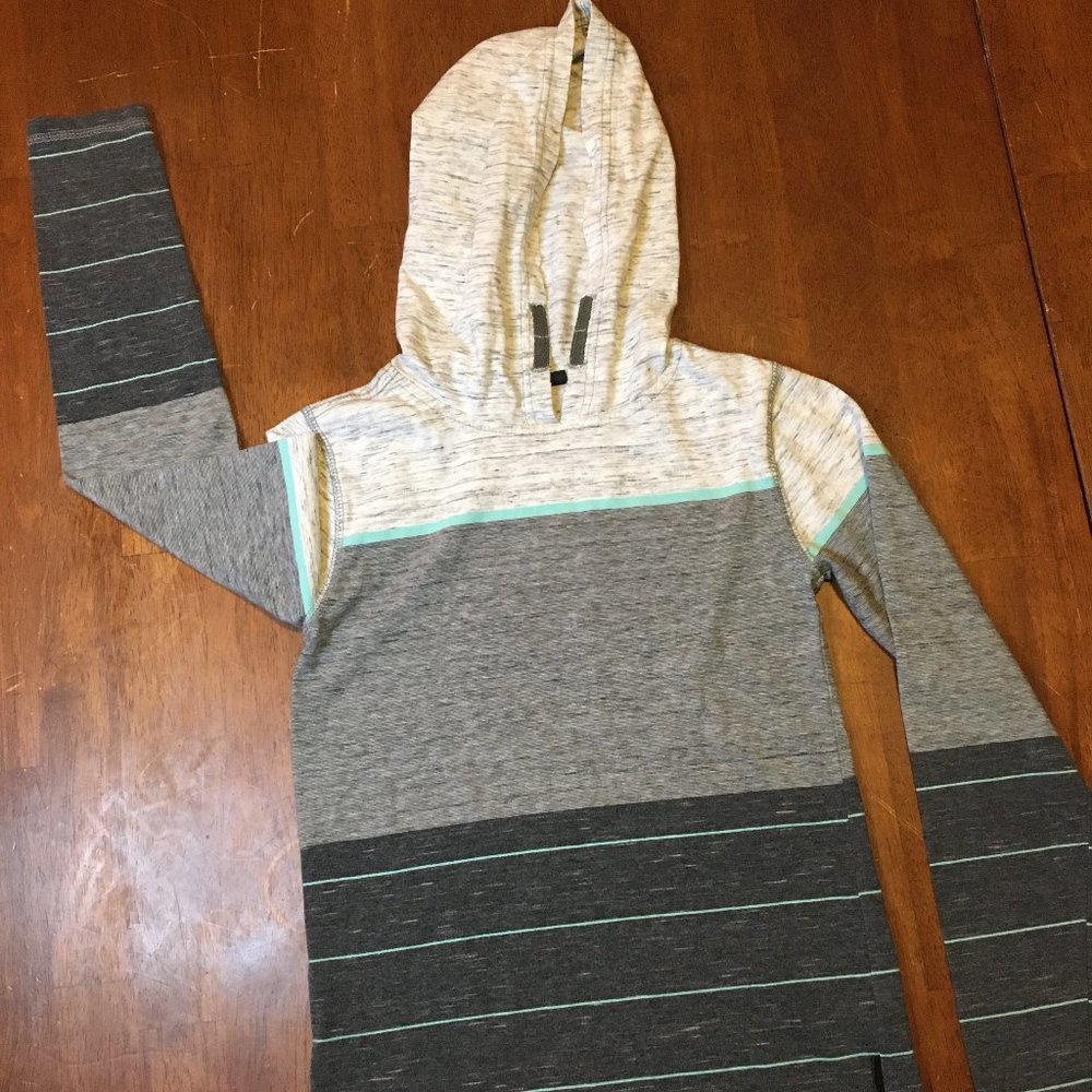 BOYS LONG SLEEVE HOODIE
